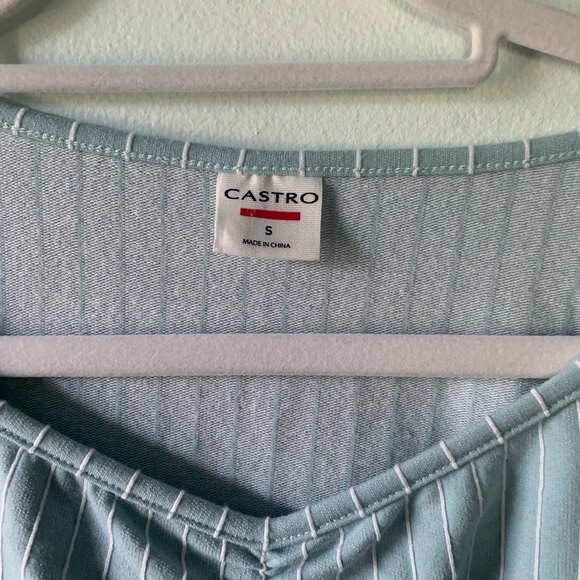 Castro blue and white crop top - Picture 2 of 4